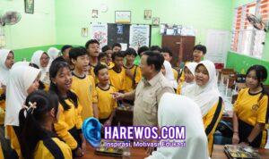 Jadi Presiden hingga Bawa Indonesia ke Piala Dunia, Kala Prabowo Dengarkan Cita-Cita Pelajar SMP 111 Jakarta Barat