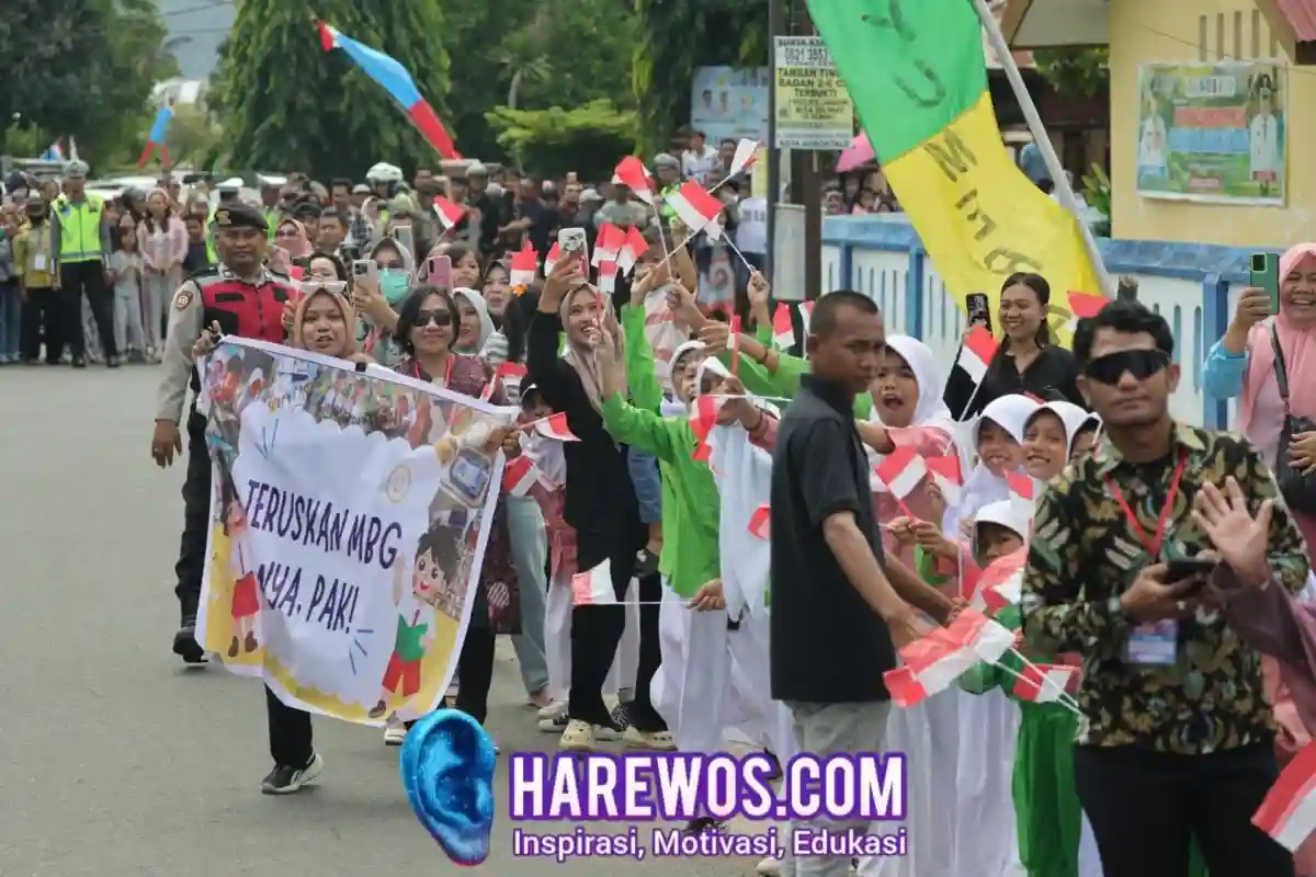 Kala Prabowo Pidato di Hadapan Petani-Nelayan Gorontalo, Spanduk Dukung MBG Membentang